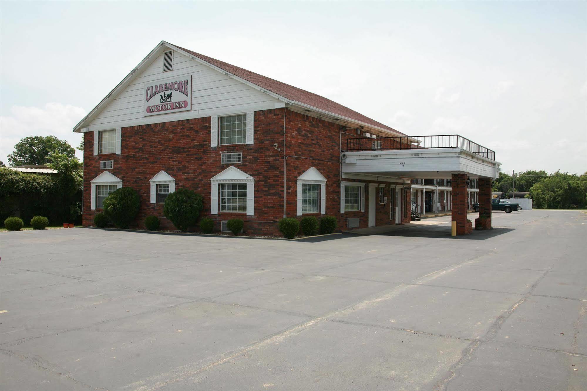 Claremore Motor Inn Bagian luar foto